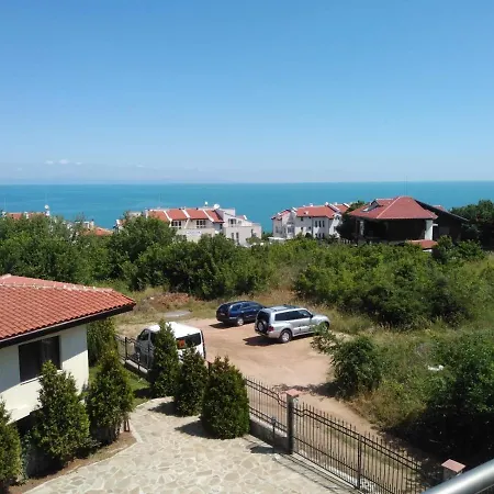 Vila Raiski Zaliv *