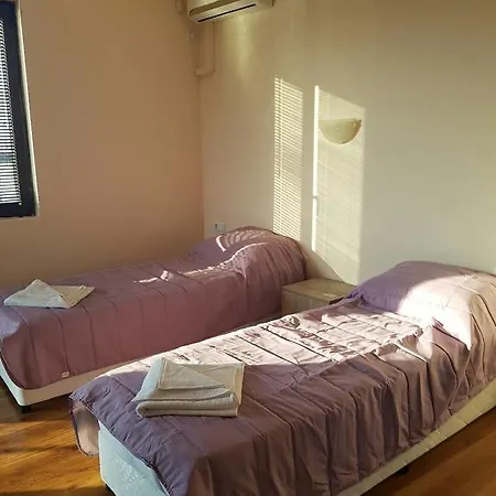 Raiski Zaliv Vila *